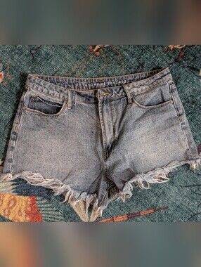 Articles Of Society Meredith Frayed Denim Shorts Womens Size 29 Medium Wash Blue